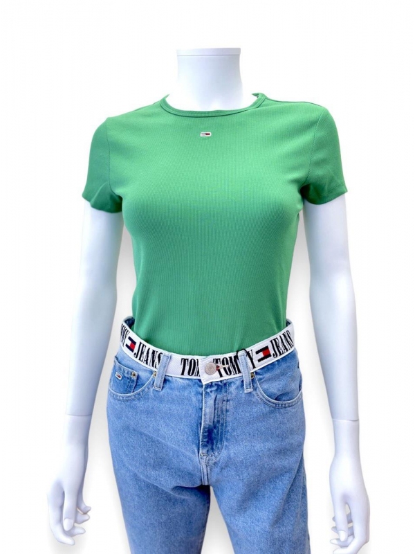 Camiseta TOMMY JEANS...