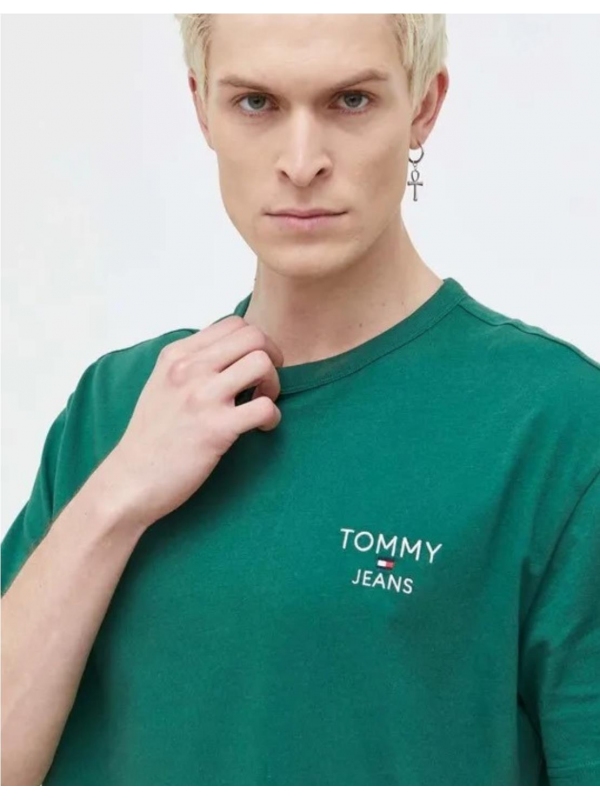 Camiseta TOMMY JEANS DM0DM18872