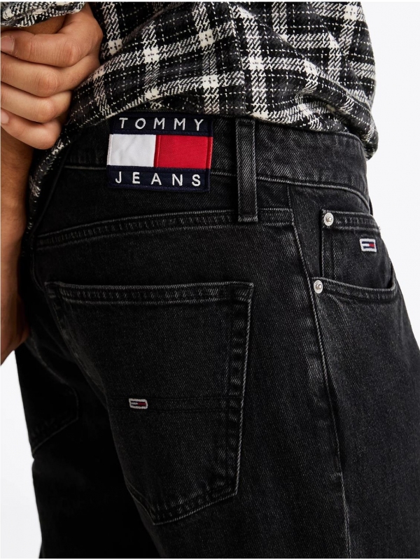 Vaqueros TOMMY JEANS DM0DM21135