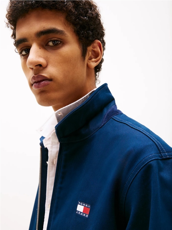 Cazadora TOMMY JEANS DM0DM21377 Cazadora TOMMY JEANS DM0DM21377