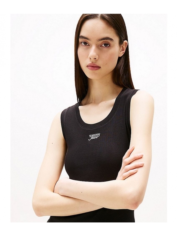 Camiseta TOMMY JEANS...