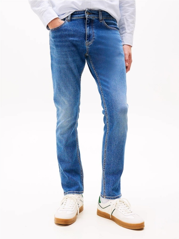 Vaquero TOMMY JEANS DM0DM21378 2