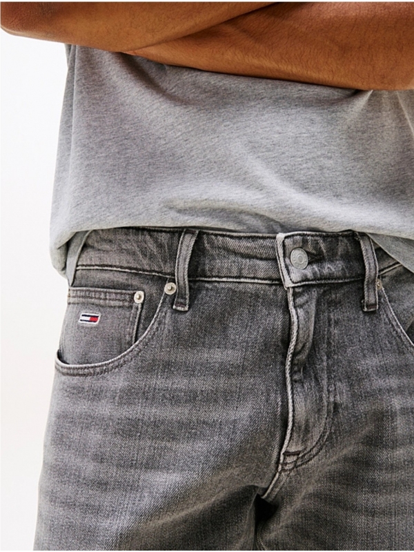 Vaqueros TOMMY JEANS DM0DM21379 Vaqueros TOMMY JEANS DM0DM21379