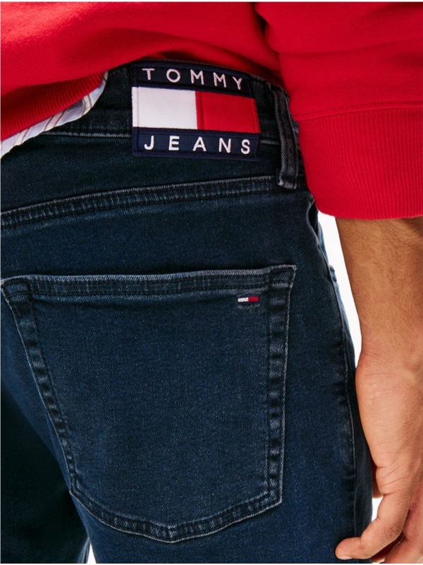 Vaquero TOMMY JEANS DM0DM21213
