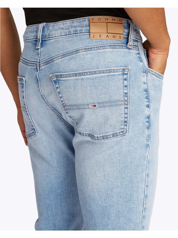 Vaquero TOMMY JEANS DM0DM20985 2