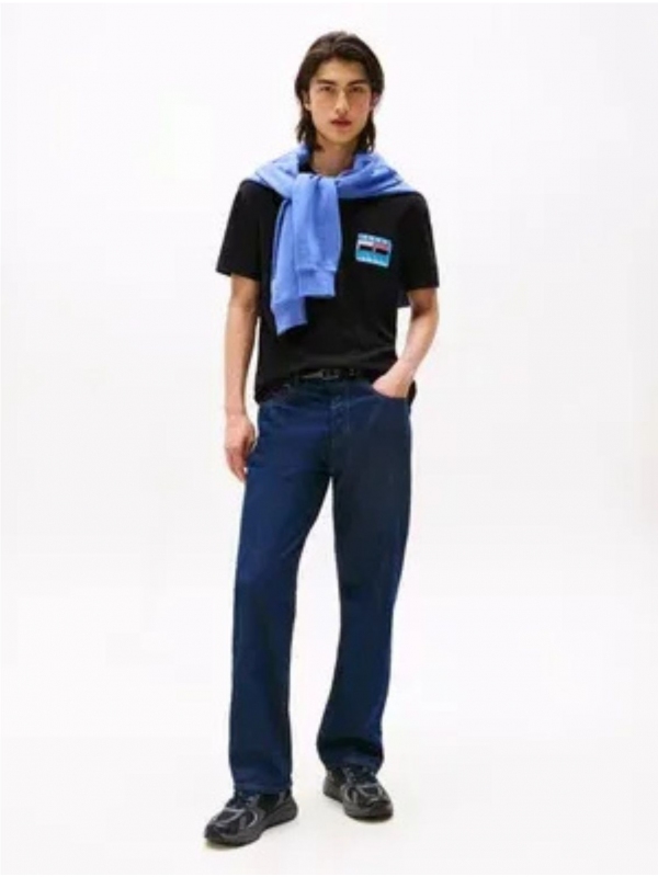 Camiseta TOMMY JEANS...