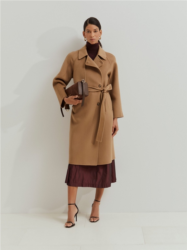 Abrigo LION OF PORCHES...