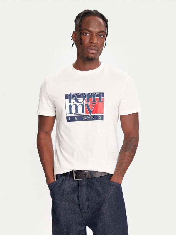 Camiseta TOMMY JEANS...