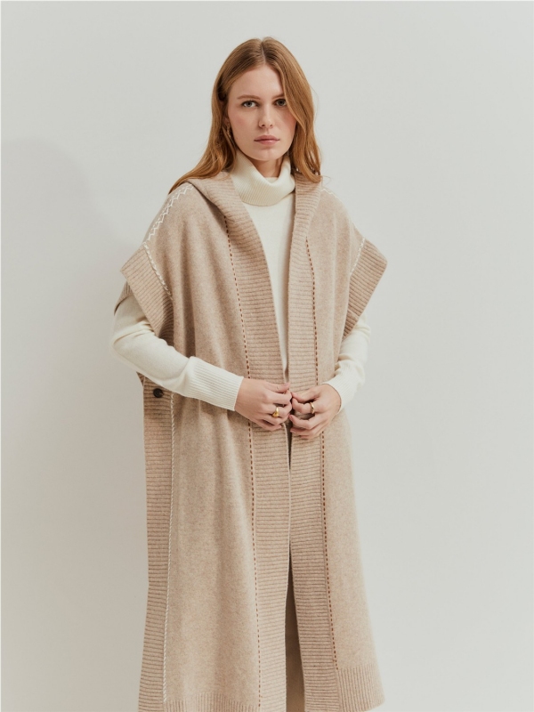 Abrigo sin mangas LION OF PORCHES...