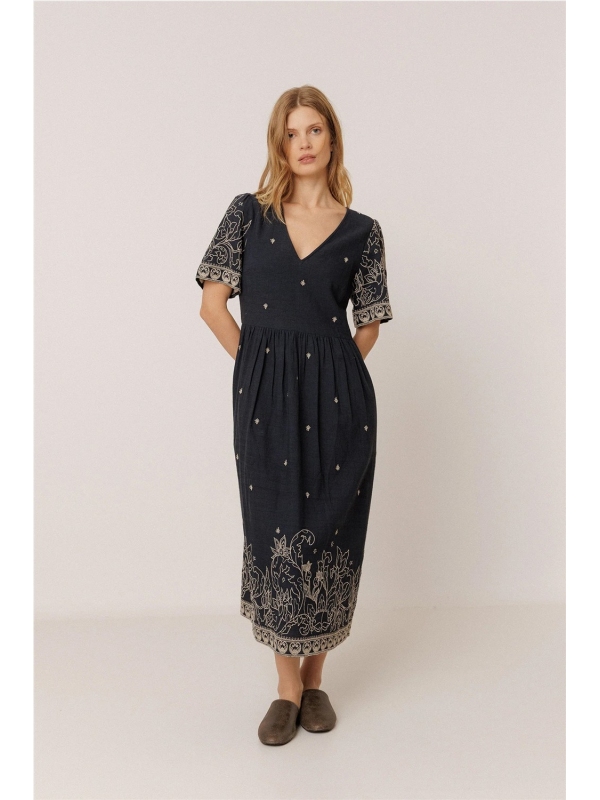 Vestido INDI & COLD VV26BK170