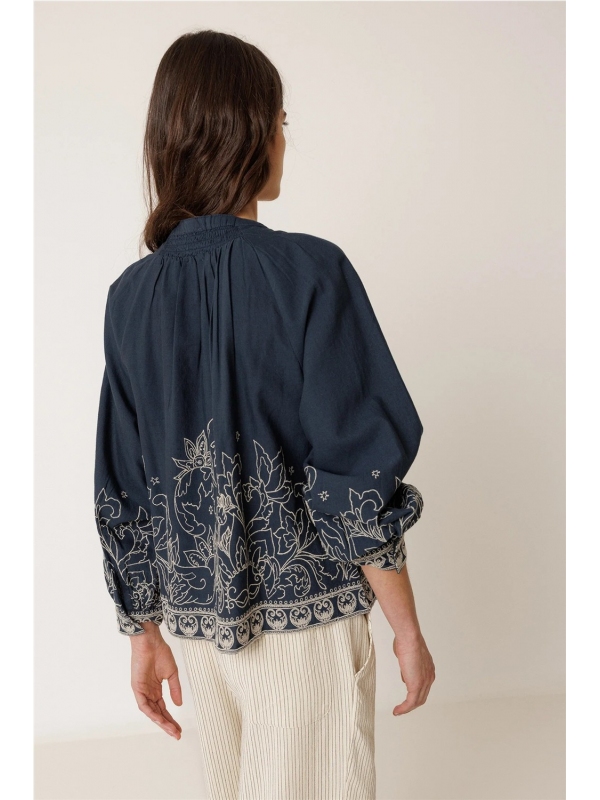 Blusa INDI & COLD VV26BK171