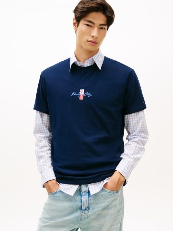 Camiseta TOMMY JEANS DM0DM22532