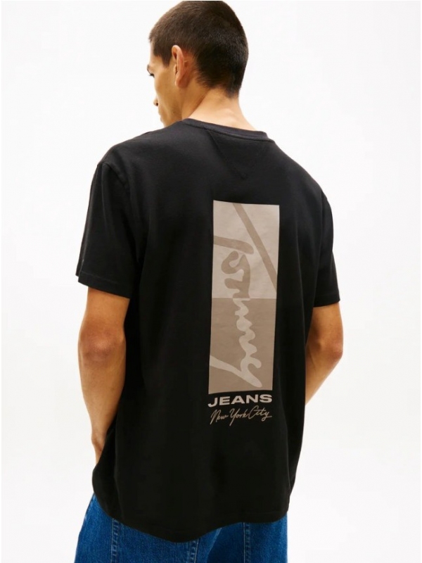 Camiseta TOMMY JEANS DM0DM22532