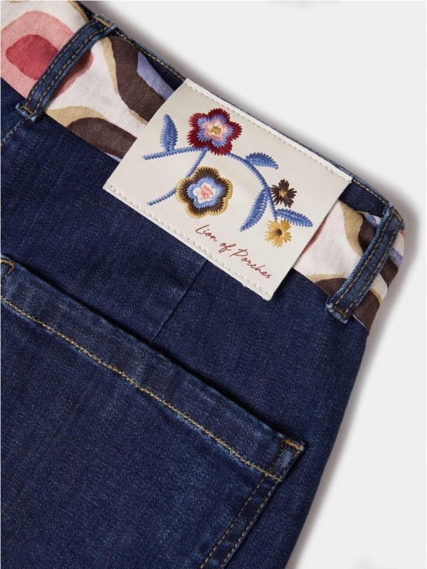 Vaquero LION OF PORCHES... 2