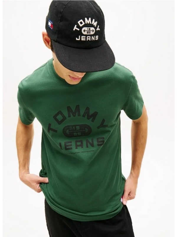 Camiseta TOMMY JEANS DM0DM22551