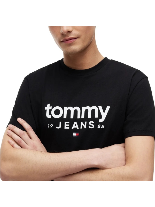 Camiseta TOMMY JEANS DM0DM23376