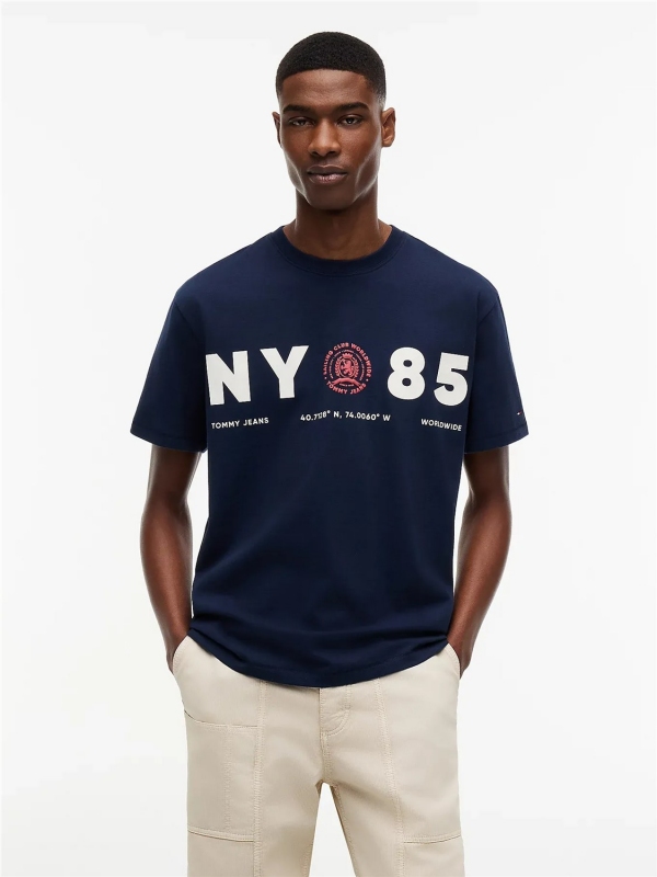 Camiseta TOMMY JEANS DM0DM23186