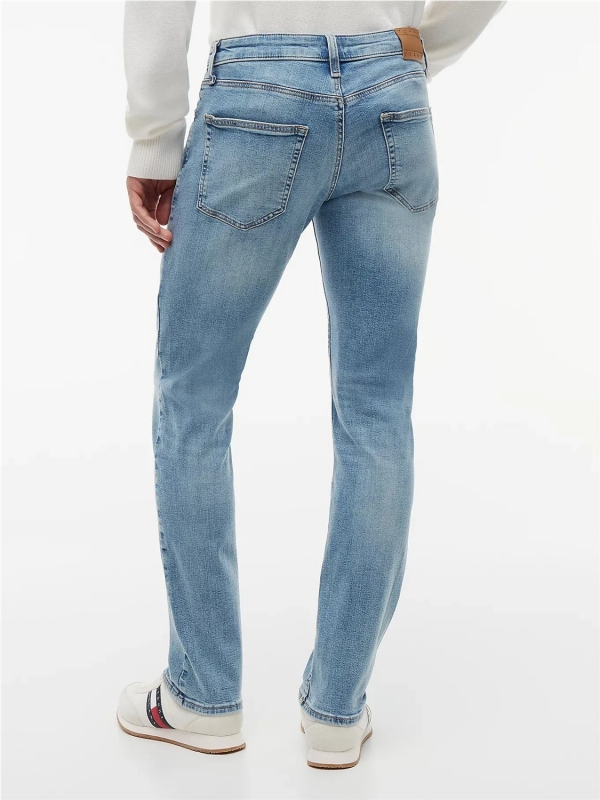 Vaquero TOMMY JEANS DM0DM20985