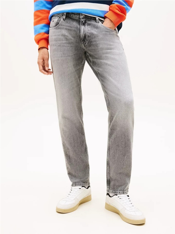 Vaquero TOMMY JEANS DM0DM23346 2