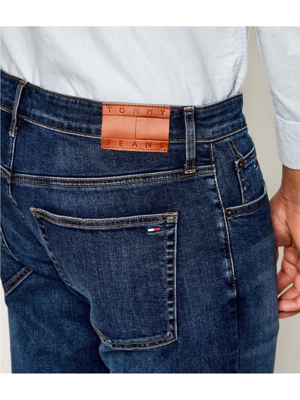 Vaquero TOMMY JEANS DM0DM23479 2