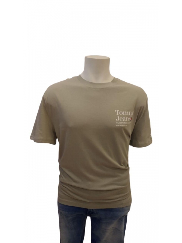 Camiseta TOMMY JEANS...